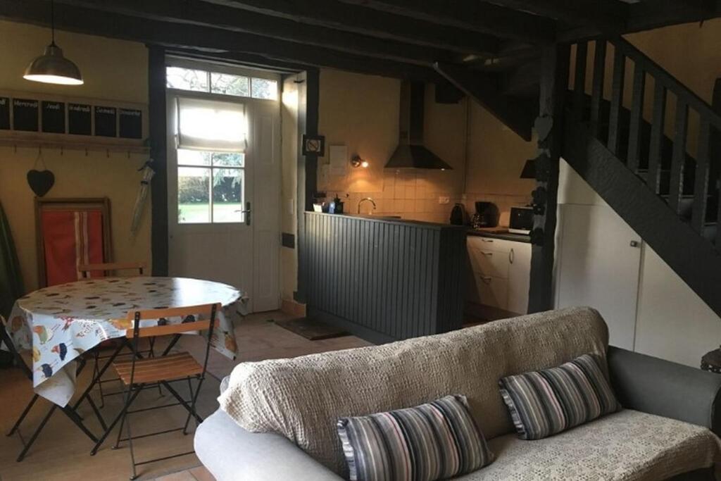 Maison D'Hotes Les Escures Acigne Екстер'єр фото
